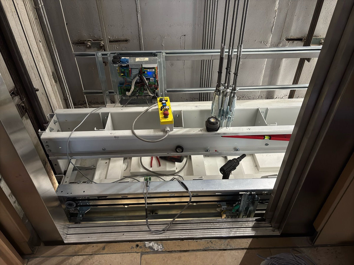 Technicien en maintenance dans une usine